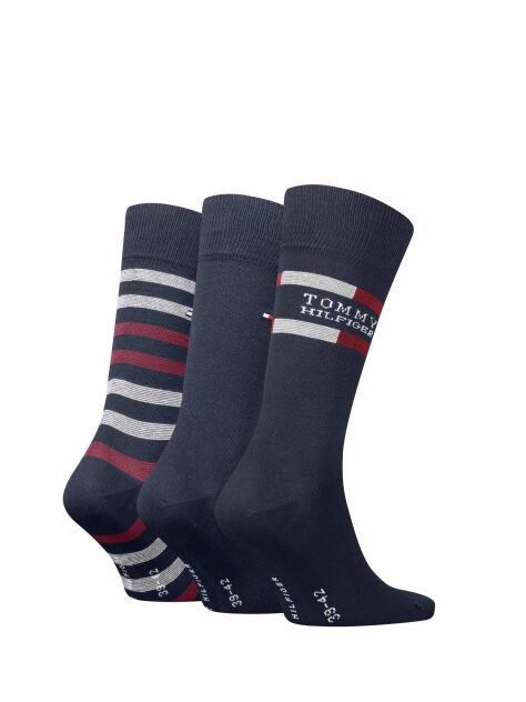Multi This handy triple pack of cotton-blend socks makes a practical and thoughtful gift and comes in a sleek gift box.  Men