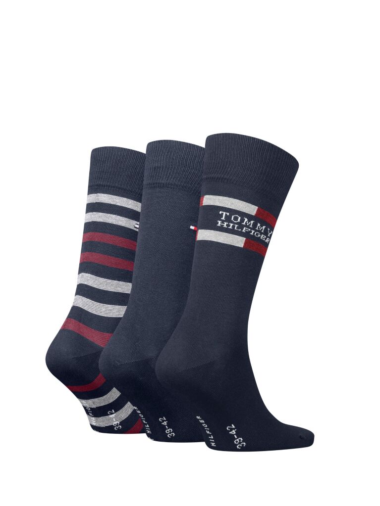 Multi This handy triple pack of cotton-blend socks makes a practical and thoughtful gift and comes in a sleek gift box.  Men