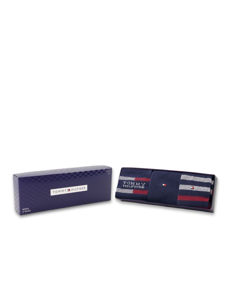 Multi This handy triple pack of cotton-blend socks makes a practical and thoughtful gift and comes in a sleek gift box.  Men