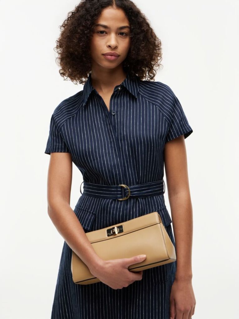 Μπεζ Modern Τσάντα Clutch Με Αλυσίδα Και Μονόγραμμα TH  Γυναίκες
