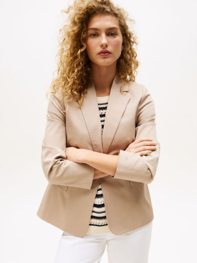 Μπεζ Slim Blazer Με Κεντητό Οικόσημο  Γυναίκες