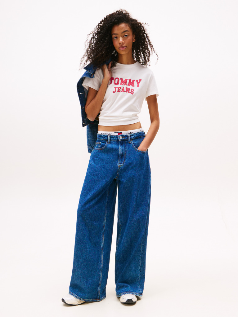 Μπεζ Varsity T-Shirt Με Κλασική Λαιμόκοψη  Γυναίκες