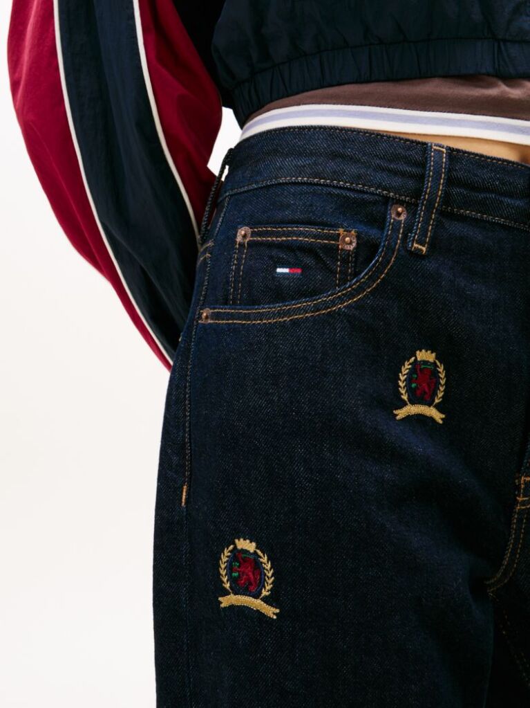 Denim Mia Τζιν Σε Άνετη Ίσια Γραμμή Με Κεντητό Οικόσημο  Γυναίκες