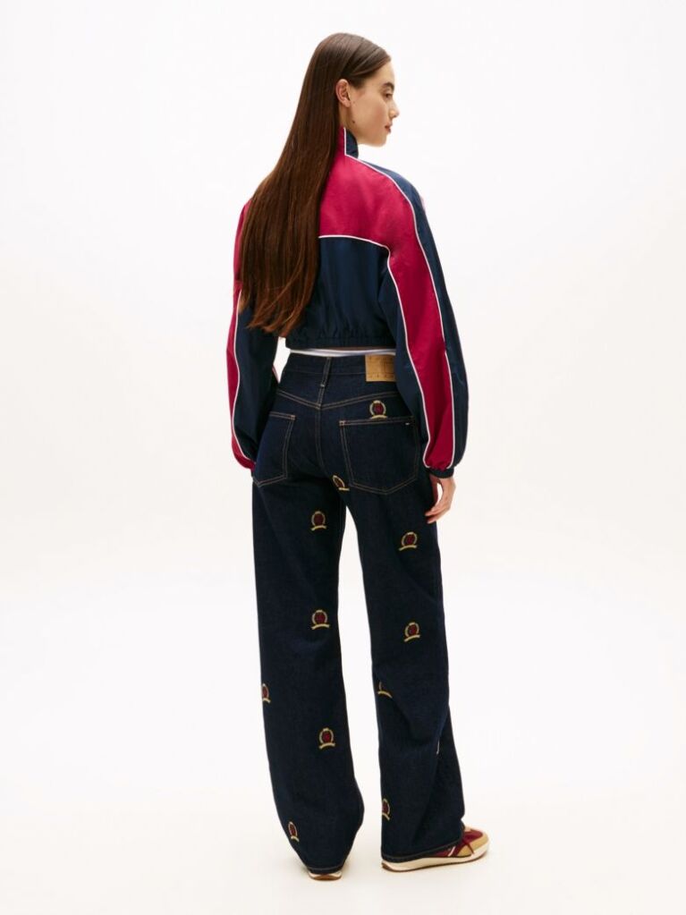 Denim Mia Τζιν Σε Άνετη Ίσια Γραμμή Με Κεντητό Οικόσημο  Γυναίκες