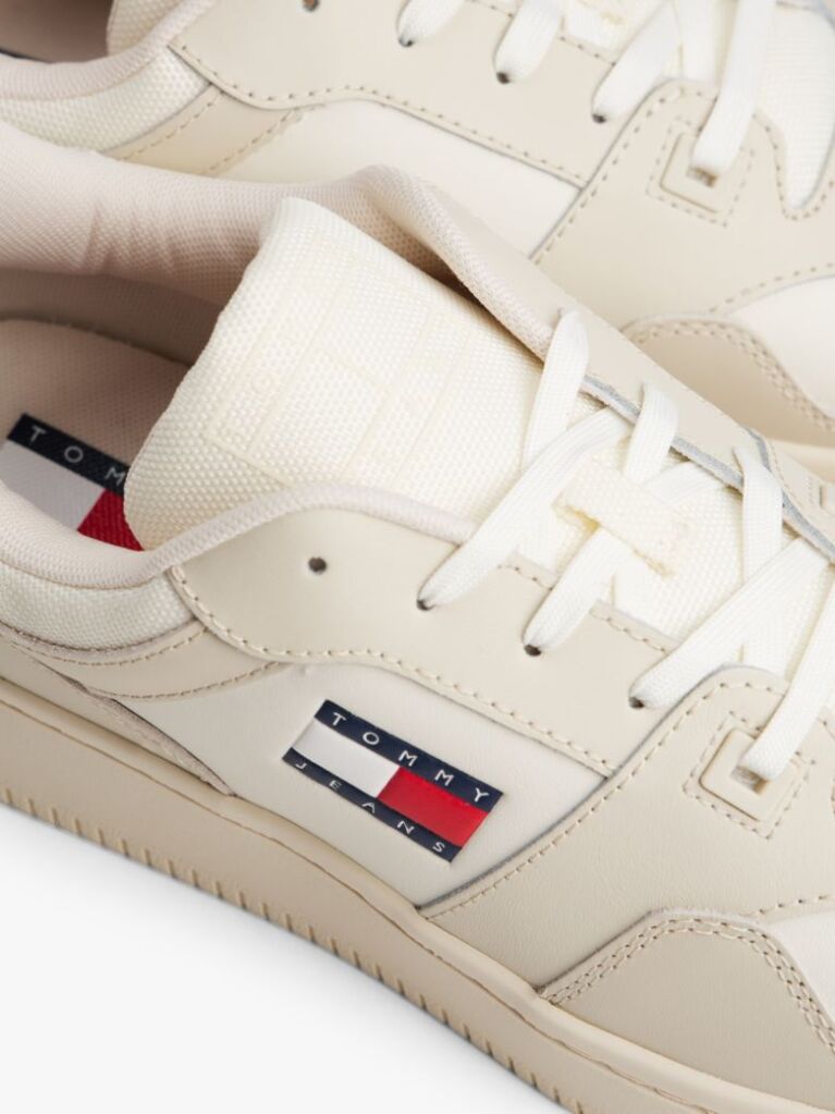 White Essential Retro Leather Basketball Trainers  Men