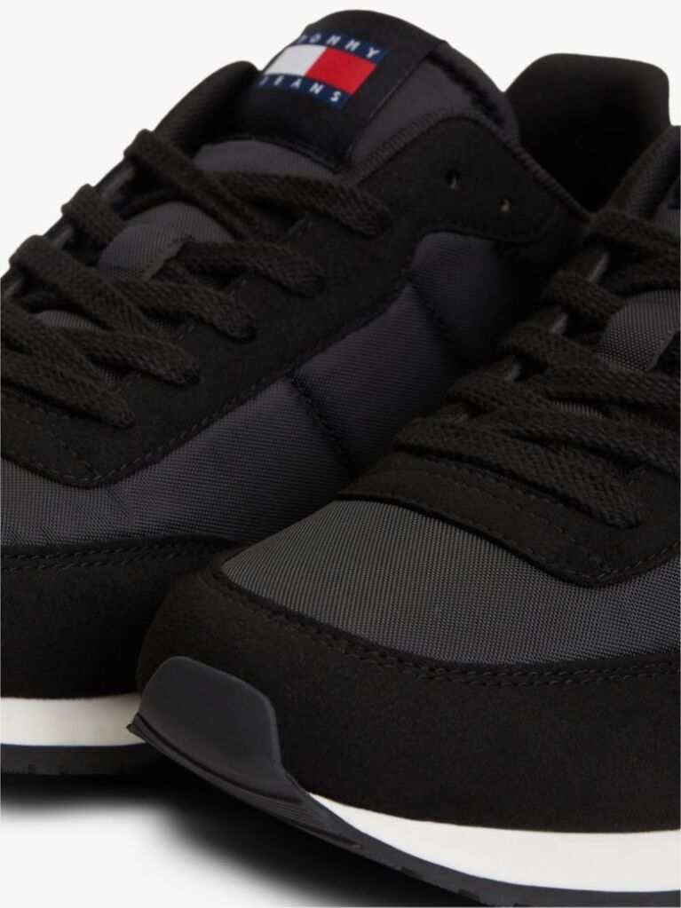 Μαύρο Sneakers Με Μίξη Υφών Και Πίσω Αντίθεση  Άνδρες