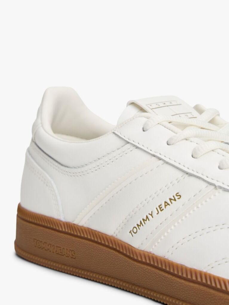 Μπεζ The Greenwich Δερμάτινα Sneakers  Γυναίκες