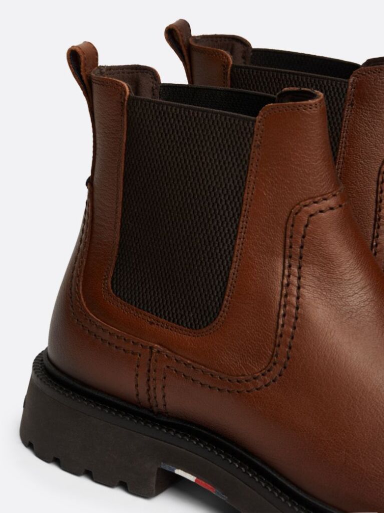 Brown Lightweight Leather Chelsea Boots  Men