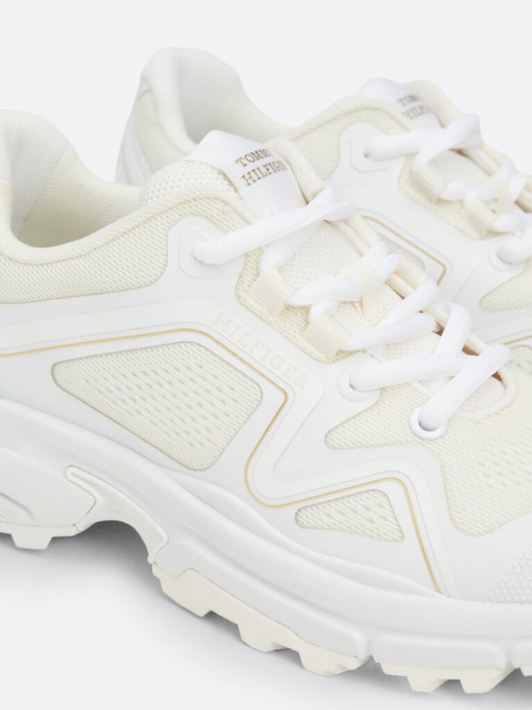 Άσπρο Sneakers Με Τρακτερωτή Σόλα  Γυναίκες