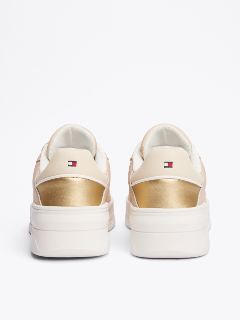 Μπεζ Sneakers Με Μεταλιζέ Πάνελ  Γυναίκες
