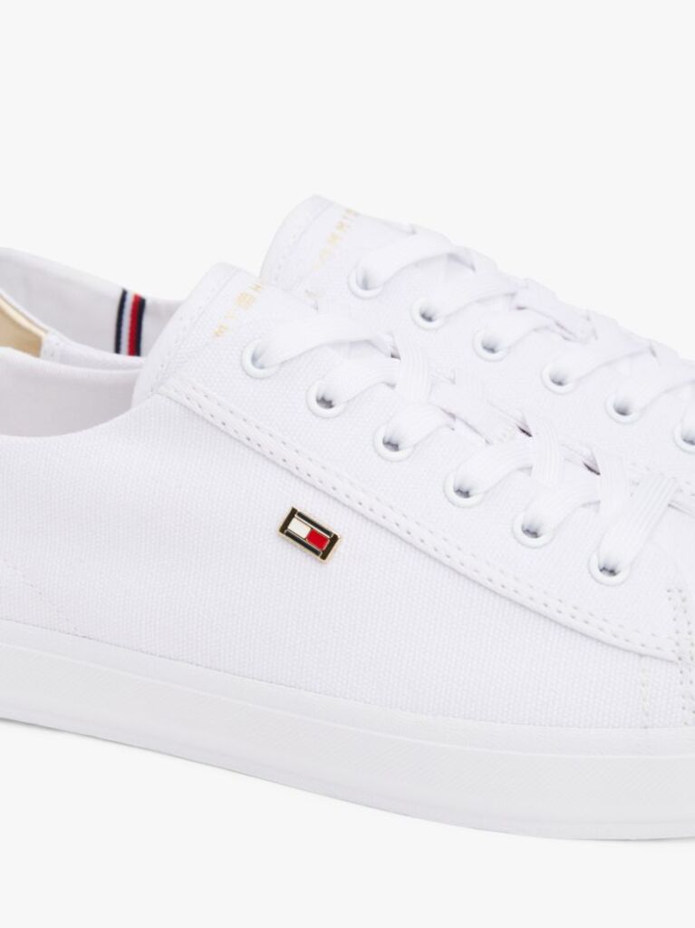 Άσπρο Sneakers Από Canvas Με Μεταλλική Λεπτομέρεια  Γυναίκες