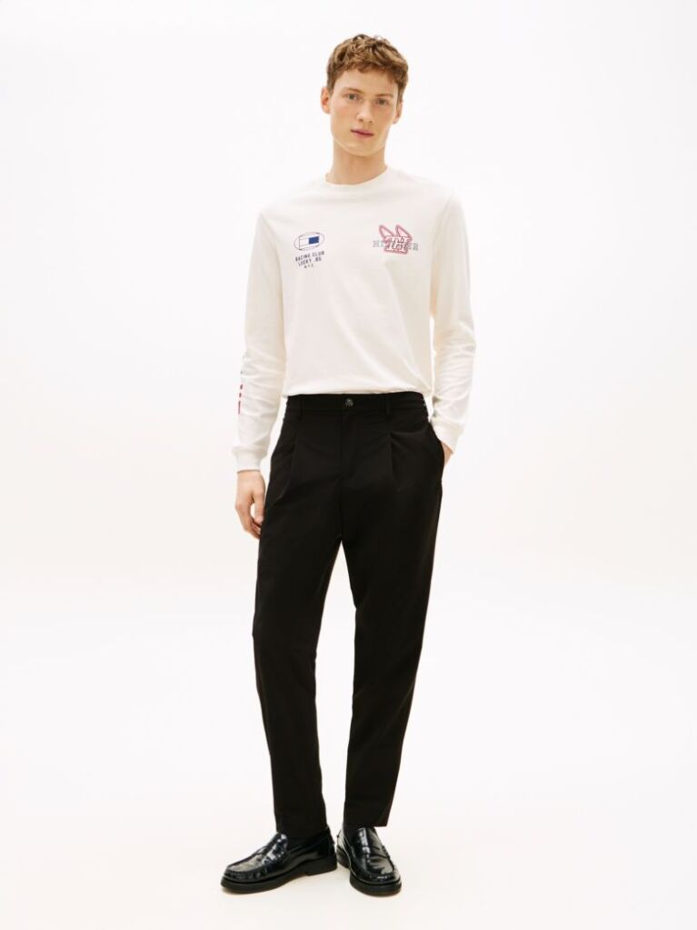 Black These packable tapered-leg trousers with a papertouch finish are crafted from water-repellent fabric, making them the practical choice for outdoor excursions.  Men