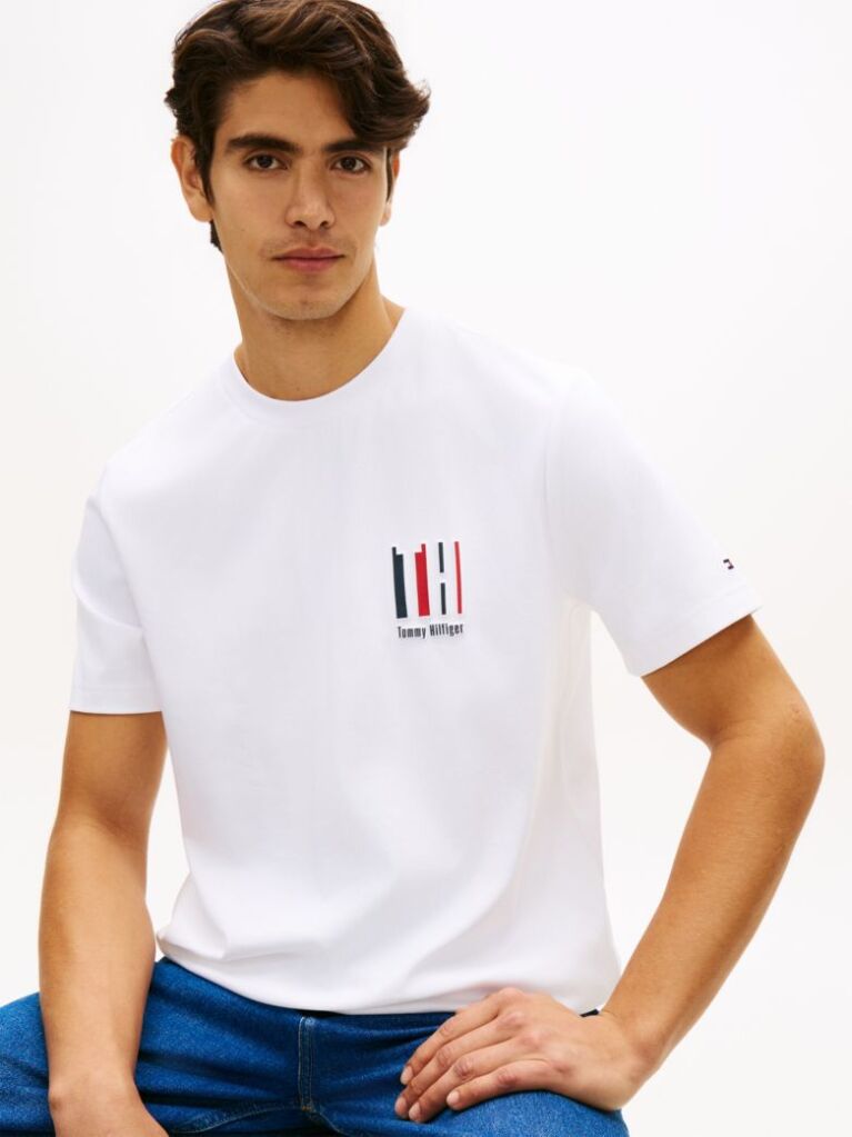 White This T-shirt is made from performance stretch Pima cotton and given an extra tactile touch by the embossed logo.  Men