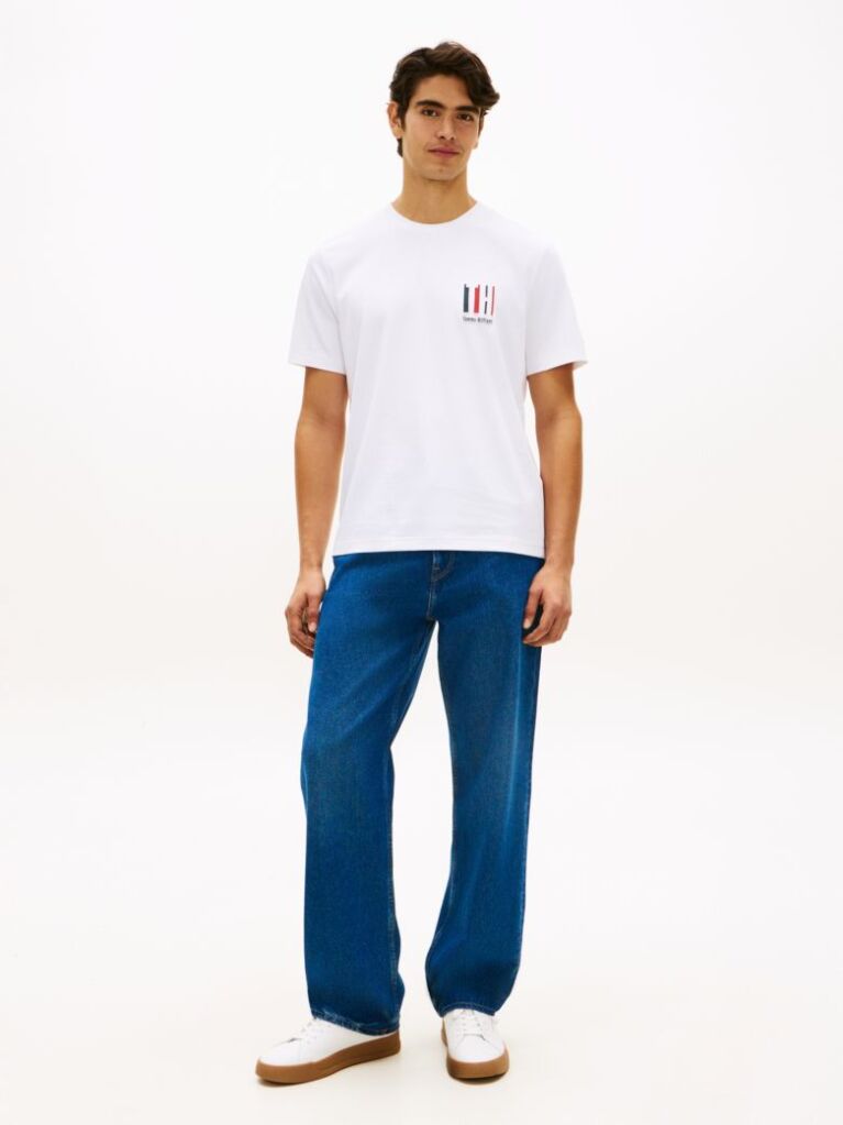 White This T-shirt is made from performance stretch Pima cotton and given an extra tactile touch by the embossed logo.  Men