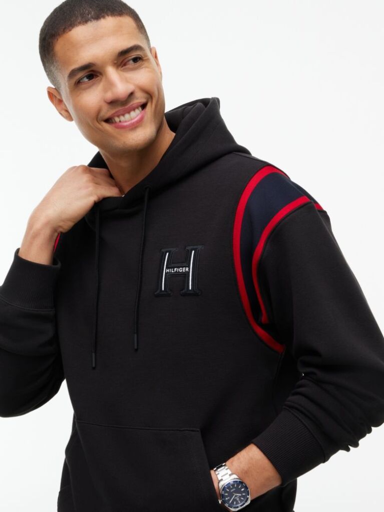 Μαύρο Hoody Με Varsity Λογότυπο Και Λεπτομέρεια Σε Αντίθεση  Άνδρες