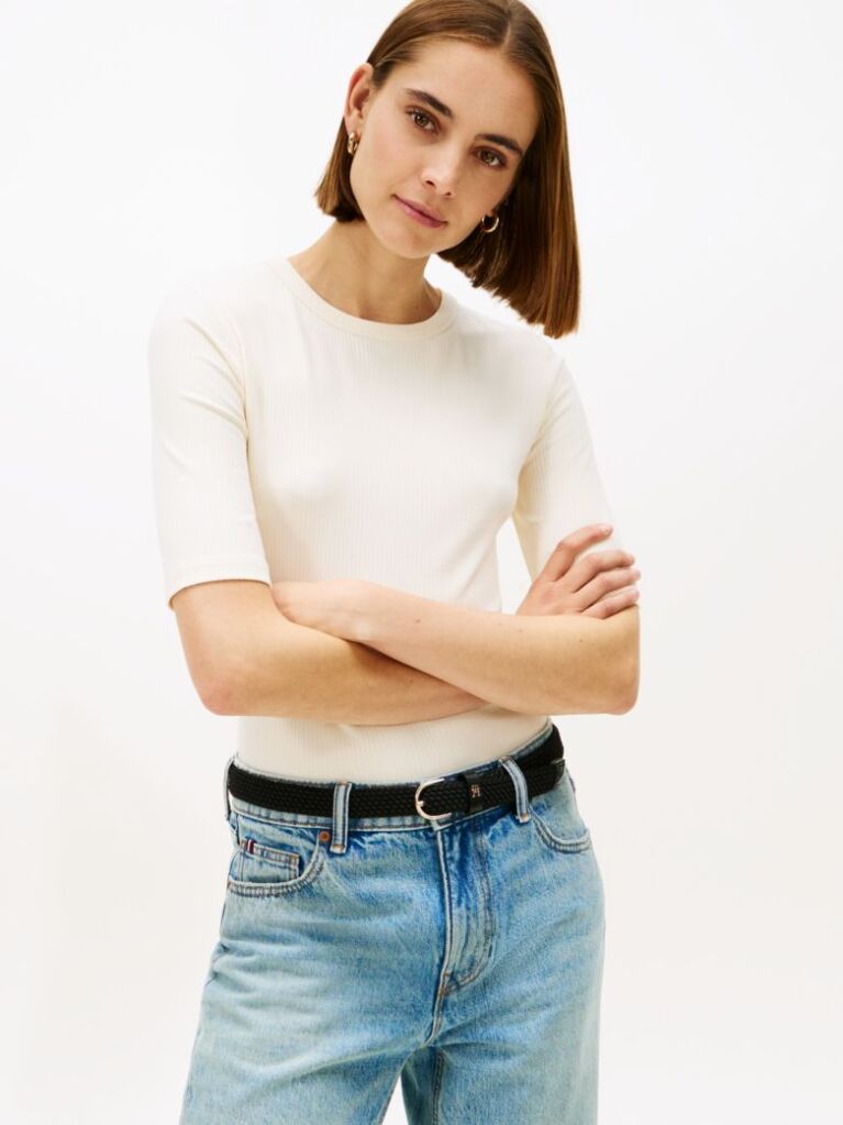 Μπεζ Ριμπ T-Shirt Σε Slim Γραμμή  Γυναίκες