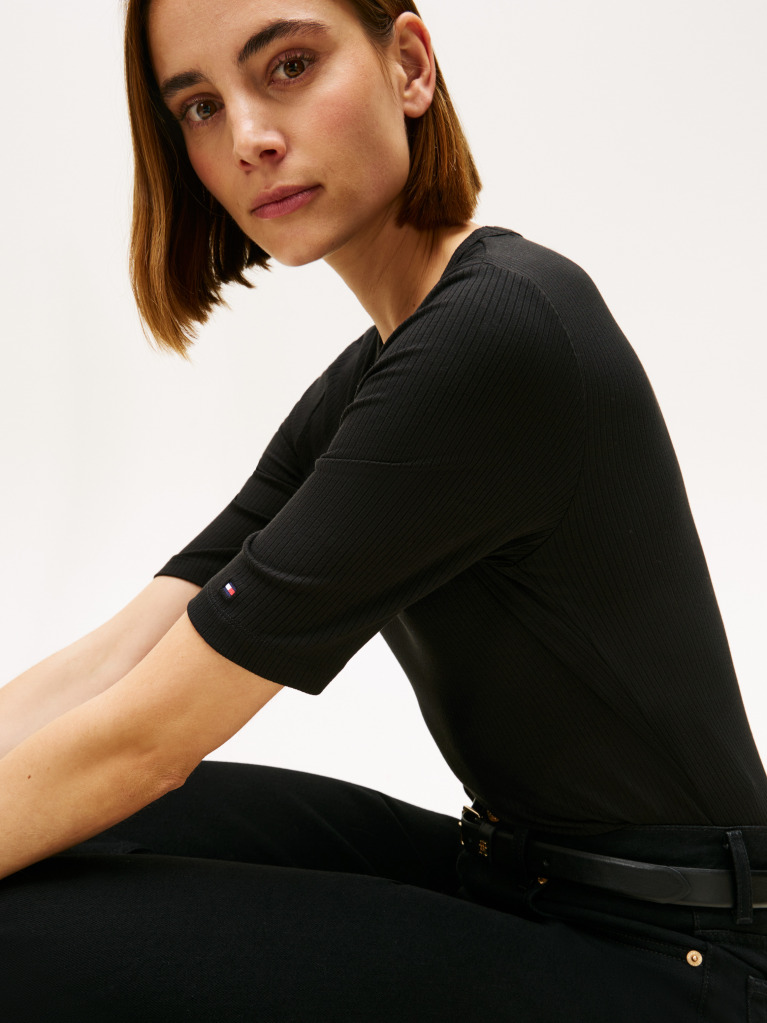 Μαύρο Ριμπ T-Shirt Σε Slim Γραμμή  Γυναίκες
